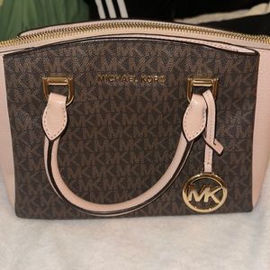 This is a beautiful bag MK